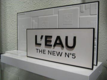 LEAU THE NEW N°5 - Chanel - Reclamebord - Plastic, Acrylic