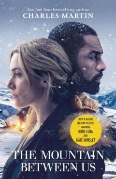 The Mountain Between Us 9781474606639 Charles Martin, Livres, Langue | Anglais, Envoi