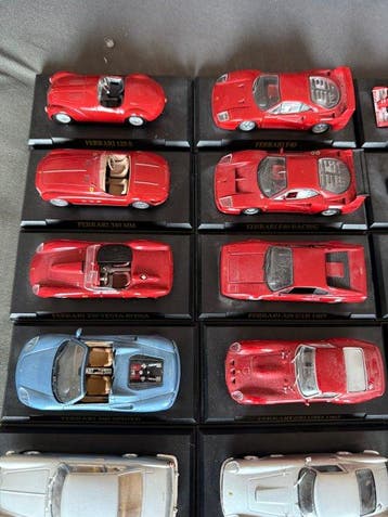 Collection thématique - Modèles réduits de voitures -