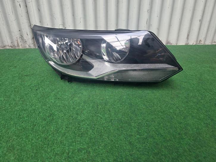 Phare av. droit Volkswagen Tiguan I Lift 2011 - 2016 Halogen, Auto-onderdelen, Verlichting, Ophalen
