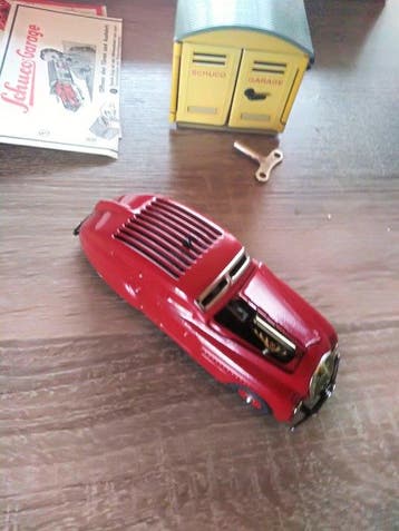 Schuco - Schuco garage met Schuco Kommando-auto - Opwindbare