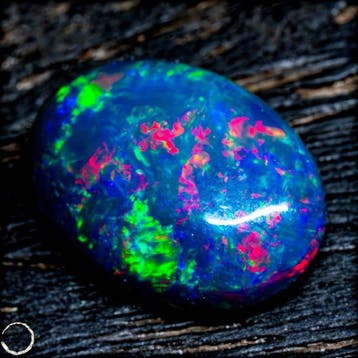 Natuurlijke Black Opal – Het vuur van de regenboog 4,7 ct-, Verzamelen