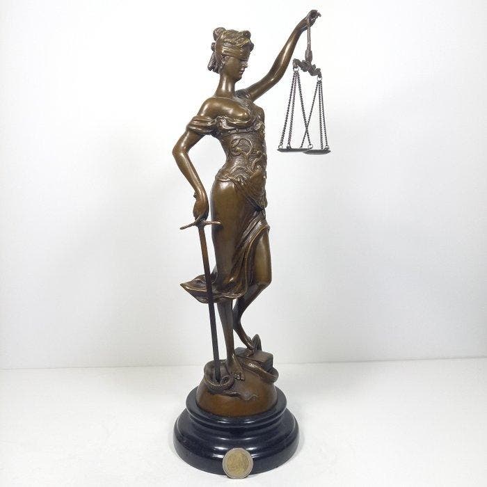 A. Mayer (1855-1939) - sculptuur, Lady Justice - 40 cm -, Antiek en Kunst, Kunst | Designobjecten