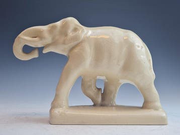 Art Deco - Beeldje, Elephant walking - 16 cm - Keramiek