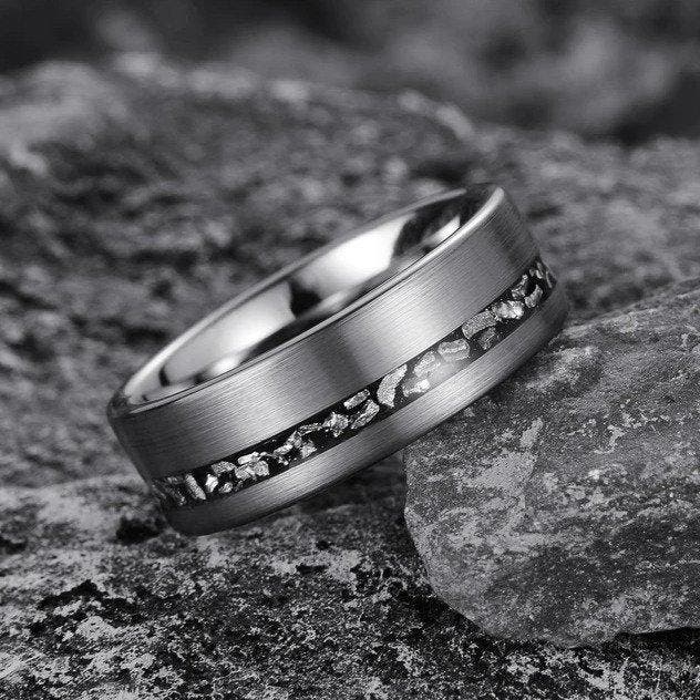 Tungstenring. Inlegstukken van meteoriet. De energie van het, Collections, Minéraux & Fossiles