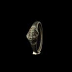 Oud-Romeins Ring met een buste van Jupiter
