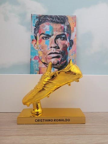 Cristiano Ronaldo. Soulier dor + Photographie CR7