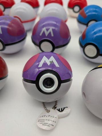 Nintendo - Poke Ball collection, 36 balls including Master,