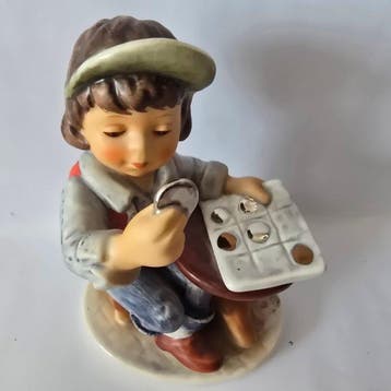 Goebel - Beeldje - Hummel #10 707-15 - Todays Children -