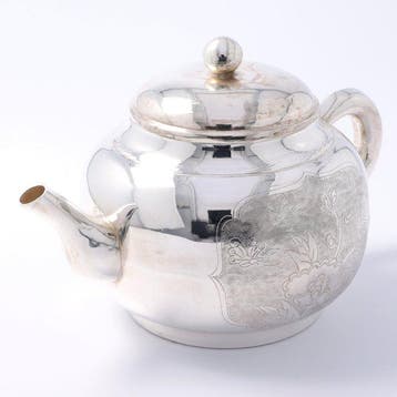 India. Theepot en 6 kopjes. - Theeservies (7) - .900 zilver, Antiek en Kunst