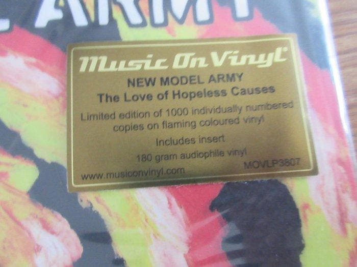 New Model Army - The Love Of Hopeless Causes - Flaming vinyl, Cd's en Dvd's, Vinyl Singles