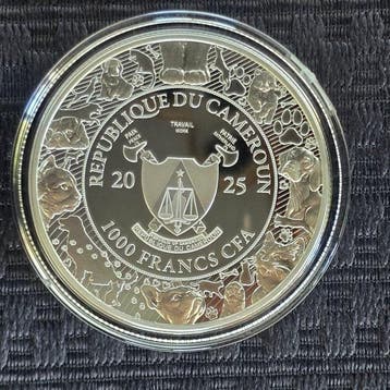 Kameroen. 1000 Francs CFA 2025, Cats and Dogs Detective Dog,