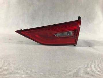 Audi A3 Sedan 8V5 13-16 rechter binnenlamp USA, Verzenden