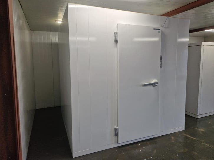Koelcel 240 x 210 x 241 cm, Zakelijke goederen, Horeca | Keukenapparatuur, Gebruikt, Koelen en Vriezen