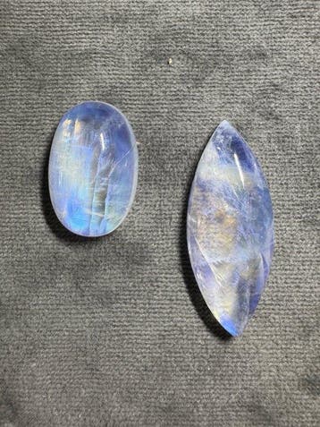 Lot de 2 Cabochons de Pierre de Lune - 38,78 carats