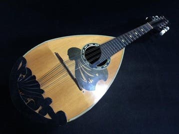 Vintage 1962 Suzuki Violin Co. Bowlback Mandolin Model No. 6