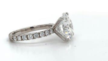 Bague de fiançailles - 14 carats Or blanc - 6.04ct. tw.