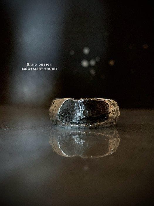 Handgesmede zilveren ring, uniek exemplaar ter wereld, met, Verzamelen, Mineralen en Fossielen