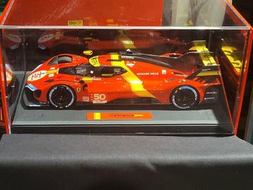 BBR 1:18 - Voiture de sport miniature - Rare Ferrari 499P, Nieuw