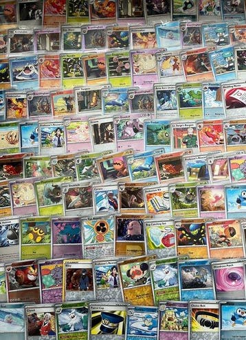 Pokémon - 250 Card - large and special reverse holo rare
