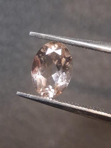 Natural subtle peach pink Morganite - 5*7 mm - 0.765 ct - ov, Handtassen en Accessoires, Overige Accessoires, Verzenden, Nieuw