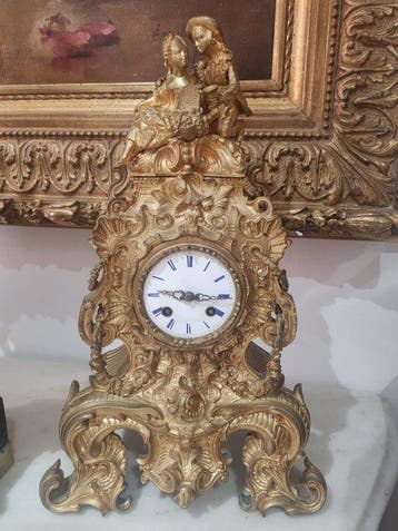 Tafelklok - - Verguld brons - 1800-1850 - Karel X . 19e eeuw