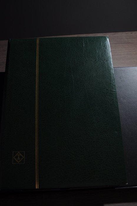 Wereld - Verzameling met diverse landen in stockboeken en, Postzegels en Munten, Postzegels | Amerika