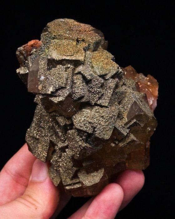 ORANJE FLUORIET bedekt met iriserend pyriet - Hoogte: 8.5 cm, Verzamelen, Mineralen en Fossielen