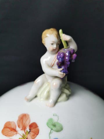 KPM - Osier, cherubino, fiori e farfalla - Zuppiera con