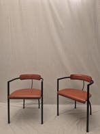 Fauteuil - Cuir - Deux chaises - cadre en tubes métalliques