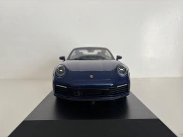 Minichamps 1:18 - Model coupé - Porsche 911 (992) Carrera 4S, Nieuw