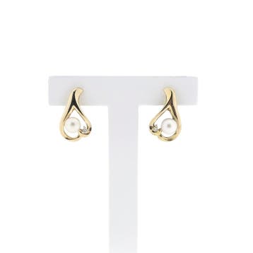Gouden oorstekers met parel en diamant; 0,02 ct. (Oorbellen), Ophalen of Verzenden