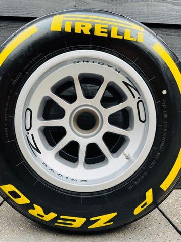 Wiel compleet met band - Formule 1 Pirelli - O.Z., Nieuw