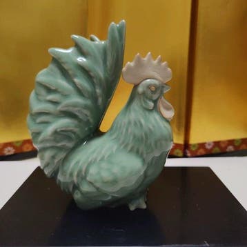 Decoratief ornament - Japan - Celadon Haan Dierenriem