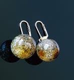 Zeldzame natuurlijke groene Baltische amber oorbellen -