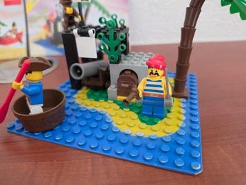 Lego Set - 6260 6265 - Pirates - Pirates Sabre Island,, Enfants & Bébés, Jouets | Duplo & Lego