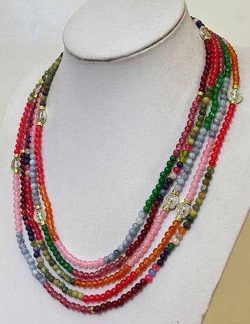 Natuurlijke stenen met het Sint-Benedictuskruis - Ketting, Antiek en Kunst