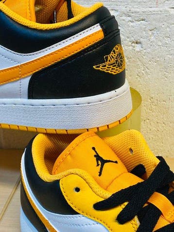 Air Jordan - One Mid University Gold P39 - Sneakers - Maat:, Nieuw