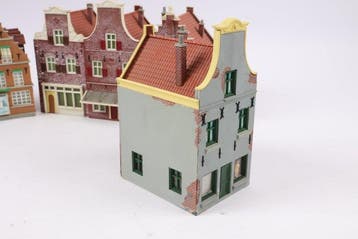 Pola, Kibri H0 - Modeltreingebouwen (8) - Acht gebouwde