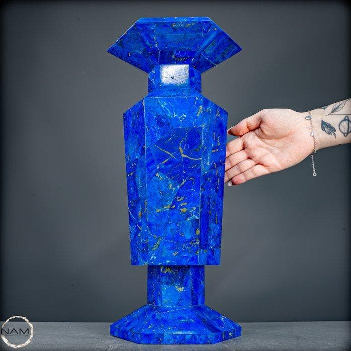 Koningsblauwe lapis lazuli vaas – Zeldzaam natuurkunstwerk, Collections, Minéraux & Fossiles