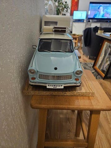 Eaglemoss 1:8 - Voiture miniature (2) - Trabant with trailer
