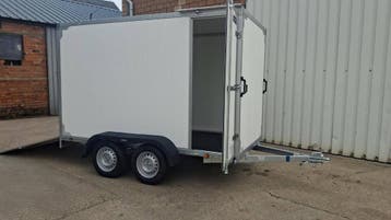 Veiling: Gesloten aanhangwagen 3mx1.50mx1.80m, Ophalen