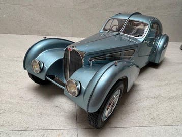 IXO 1:8 - Voiture miniature - Bugatti 57 SC Atrlantic, Nieuw