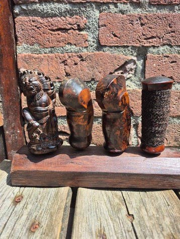 Set van 4 authentieke, oude Balinese keris grepen - Hout -
