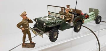 Arnold - Arnold Militaire Jeep 2500, met kanon en bemanning, Antiquités & Art