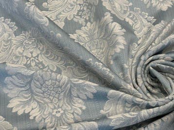 Meubelstof 3,00 x 2,80 m – damast in poederblauw en ivoor –