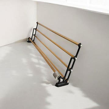 Porte-manteau - Aluminium, Métal - Un porte-manteau des