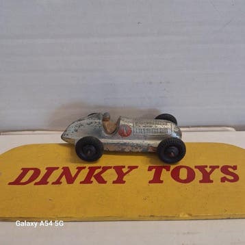 Dinky Toys 1:43 - Modelauto - Dinky Toys - Raceauto, Hobby & Loisirs créatifs