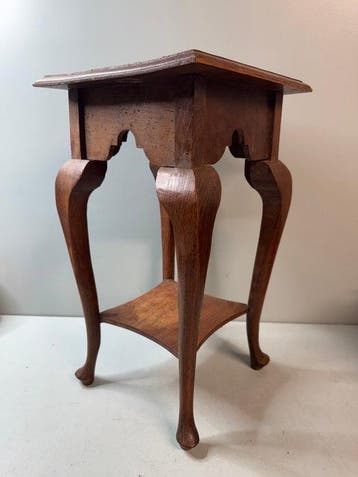 Table - Table dappoint Art Nouveau unique, taillée à la