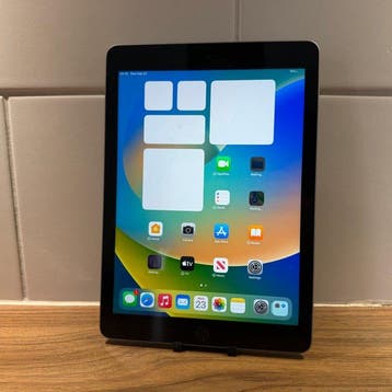 Apple iPad (5th Generation) 128GB Wifi - Mobiele telefoon, Nieuw
